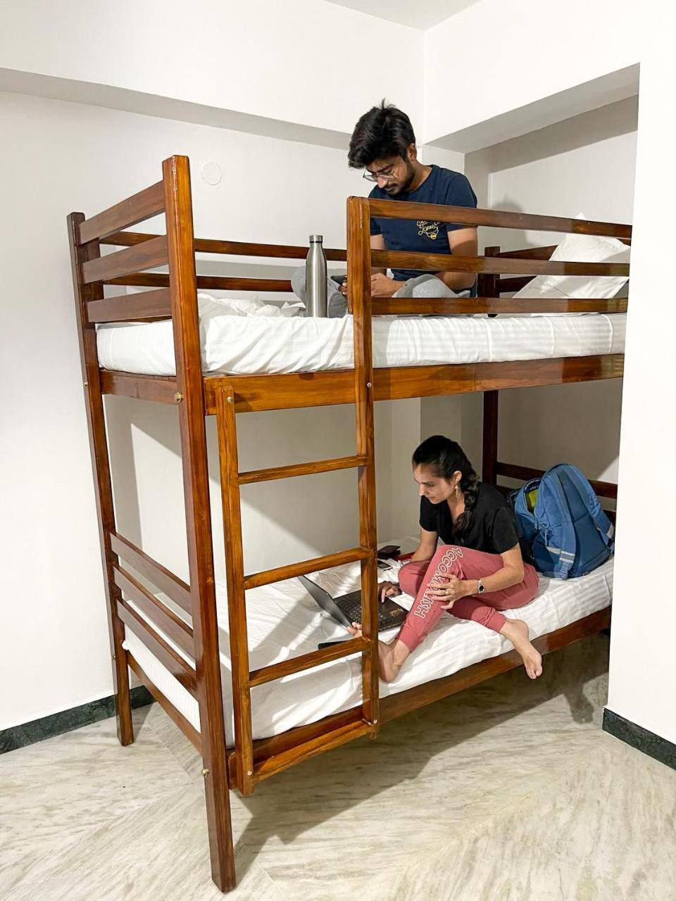 Eness Hostels Пудучеррі Екстер'єр фото