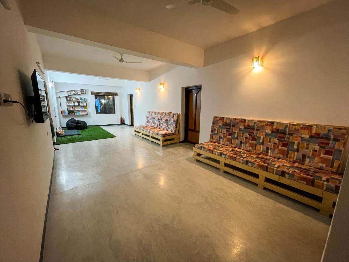 Eness Hostels Пудучеррі Екстер'єр фото