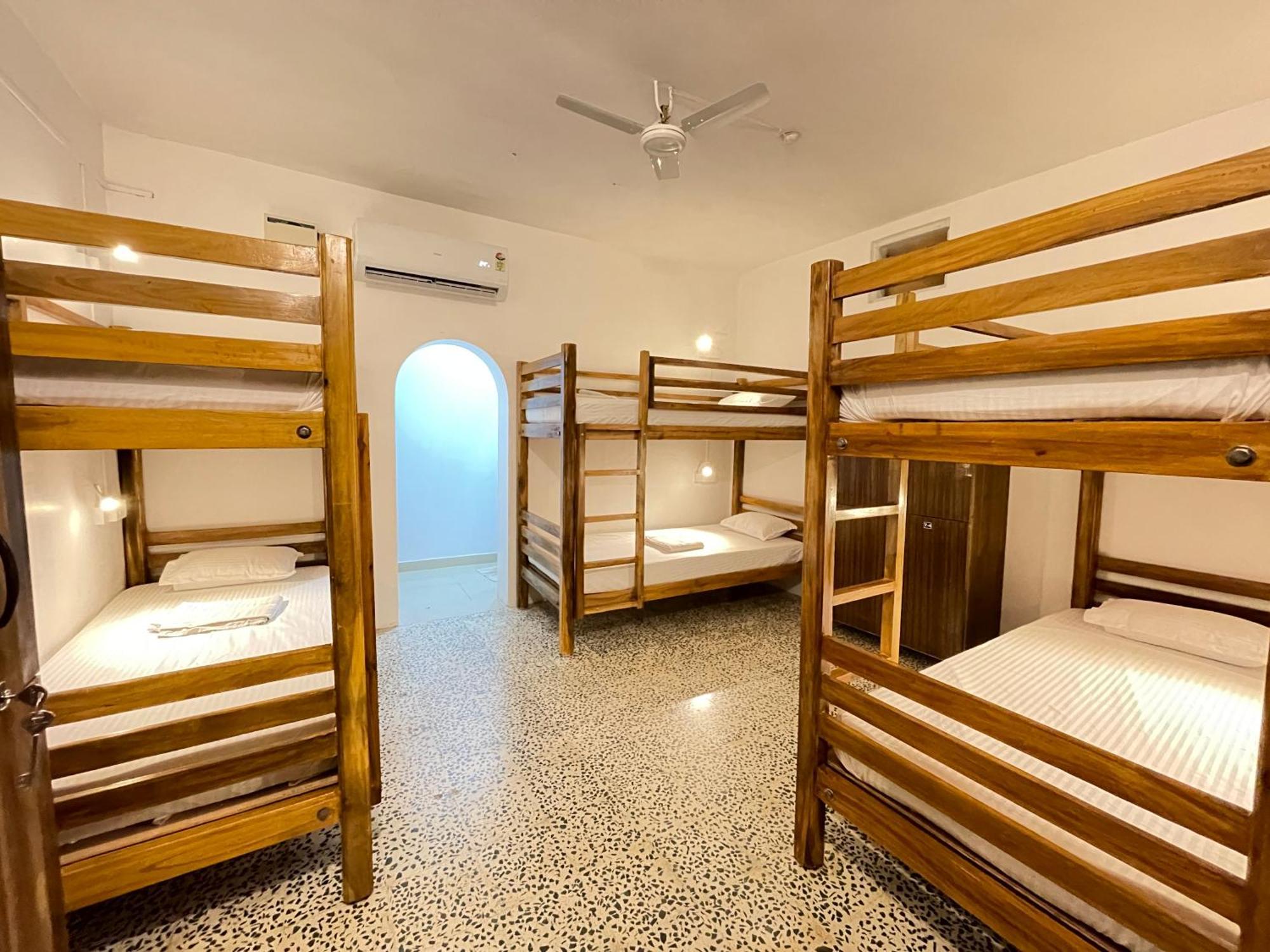 Eness Hostels Пудучеррі Екстер'єр фото